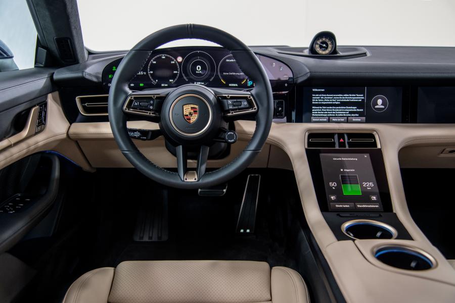 Торпедо Porsche Taycan Turbo 2019 года  (WW) (фото 19 из 43)
